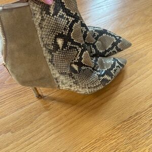Oscar de la Renta Vintage Snake skin